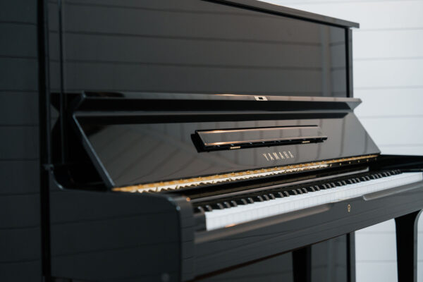 Yamaha U1