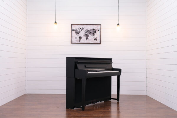Yamaha Clavinova CLP785 - Image 2