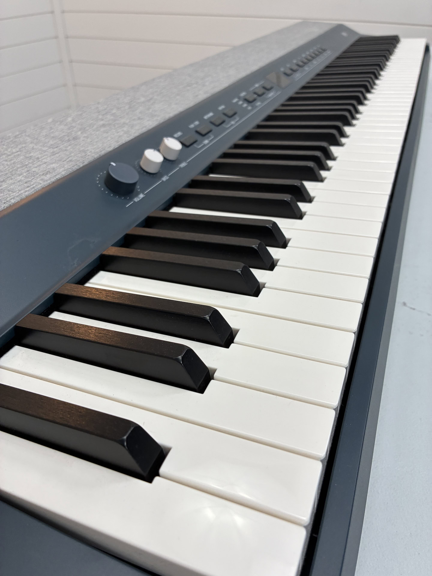Kurzweil KaP1 Digital Keyboard Piano - Image 10