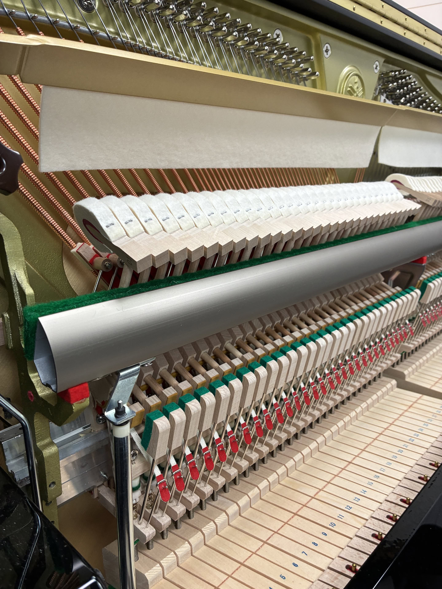 Yamaha U1 Upright Piano #6564876 - Image 7