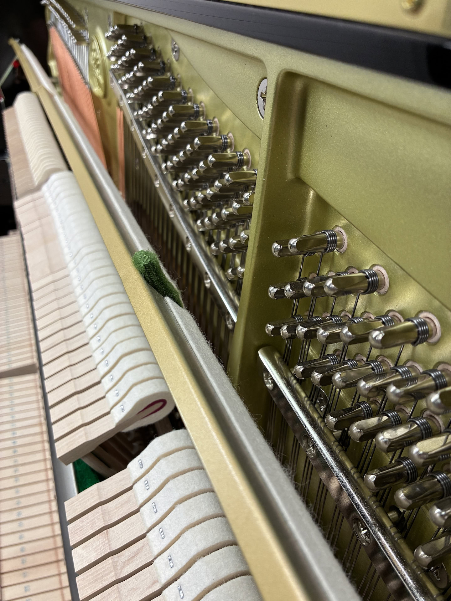 Yamaha U1 Upright Piano #6564876 - Image 6